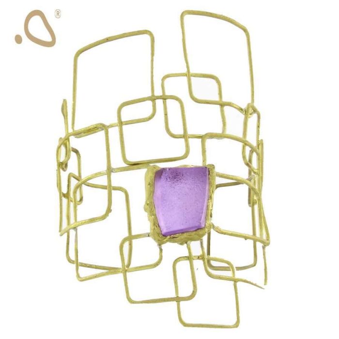Χειροποίητο μπρούντζινο φαρδύ 95μμ γυναικείο βραχιόλι με μοβ πέτρα σε χρυσό χρώμα