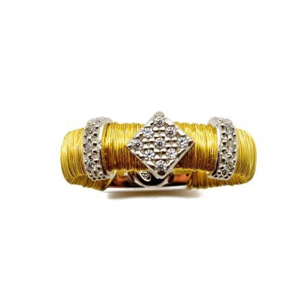 Ασημένιο επιχρυσωμένο γυναικείο συρμάτινο δαχτυλίδι, στολισμένο με λευκά ζιργκόν