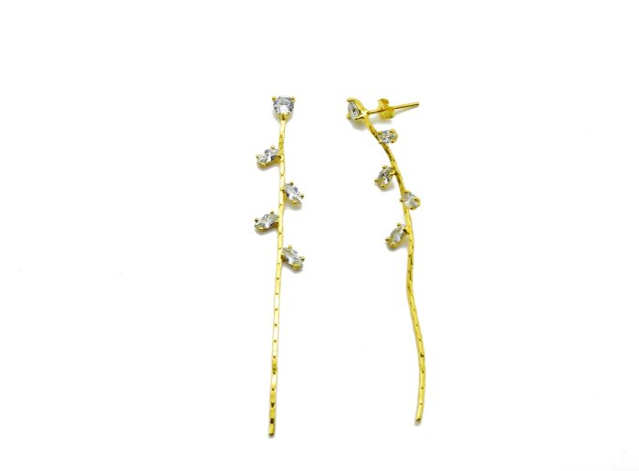 Ασημένια επιχρυσωμένα γυναικεία σκουλαρίκια με κρεμαστές αλυσίδες και λευκά ζιργκόν