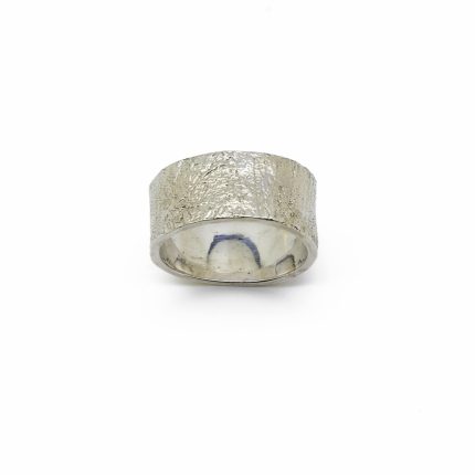 Ασημένιο χειροποίητο unisex δαχτυλίδι - βέρα με ανάγλυφη επιφάνεια