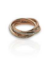 Ατσάλινο τρίβερο δαχτυλίδι, στολισμένο με λευκά swarovski, σε ροζ χρυσό χρώμα.