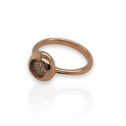 Ασημένιο, 925, ροζ επιχρυσωμένο δαχτυλίδι, στολισμένο με λευκά ζιργκόν.