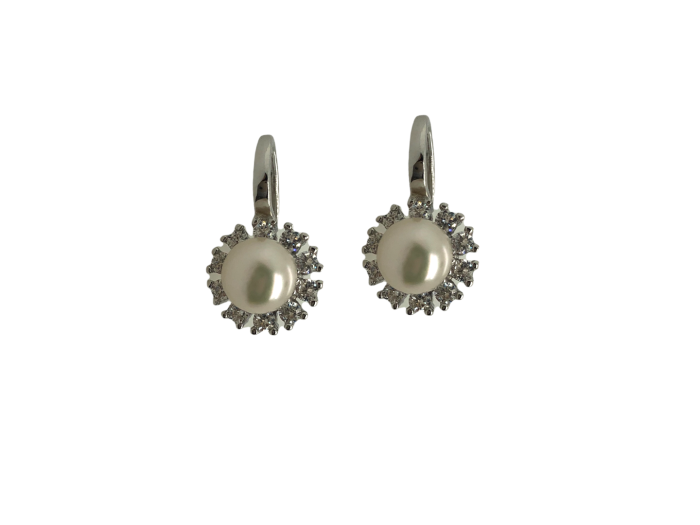 Ασημένια, 925, επιπλατινωμένα σκουλαρίκια, με γάντζους που κουμπώνουν, στολισμένα με μαργαριτάρια και λευκά ζιργκόν .