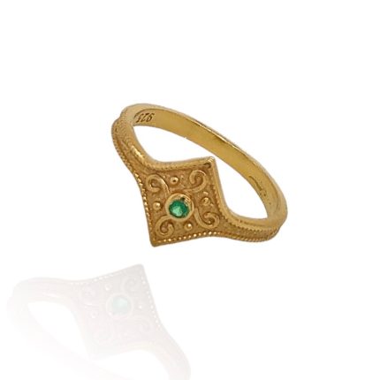 Ασημένιο, 925, επιχρυσωμένο δαχτυλίδι, βυζαντινού στιλ, με πράσινο ζιργκόν στο κέντρο