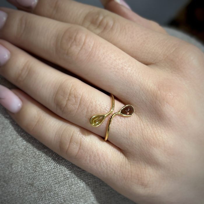 Nina Gold E-shop | Χειροποίητο κόσμημα, Πύργος Ηλείας Ασημένιο, 925, επιχρυσωμένο χειροποίητο δαχτυλίδι, στολισμένο με ορυκτές πέτρες