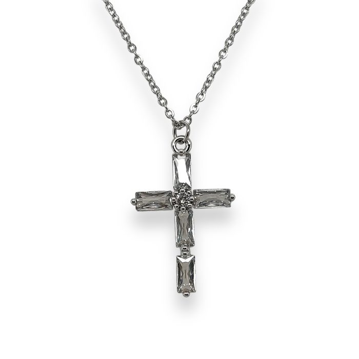 Nina Gold E-shop | Χειροποίητο κόσμημα, Πύργος Ηλείας Ατσάλινος γυναικείος σταυρός με αλυσίδα, στολισμένος με λευκά ζιργκόν, σε ασημί χρώμα
