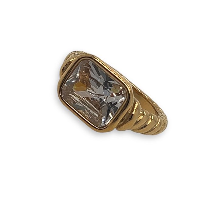 Nina Gold E-shop | Χειροποίητο κόσμημα, Πύργος Ηλείας Ατσάλινο δαχτυλίδι, με εντυπωσιακό λευκό ζιργκόν, σε χρυσό χρώμα, Νο 52
