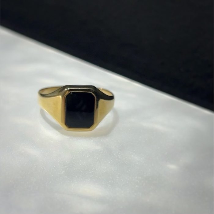 Nina Gold E-shop | Χειροποίητο κόσμημα, Πύργος Ηλείας Χρυσό, 14 καρατίων, ανδρικό δαχτυλίδι με μαύρο σμάλτο, Νο 63